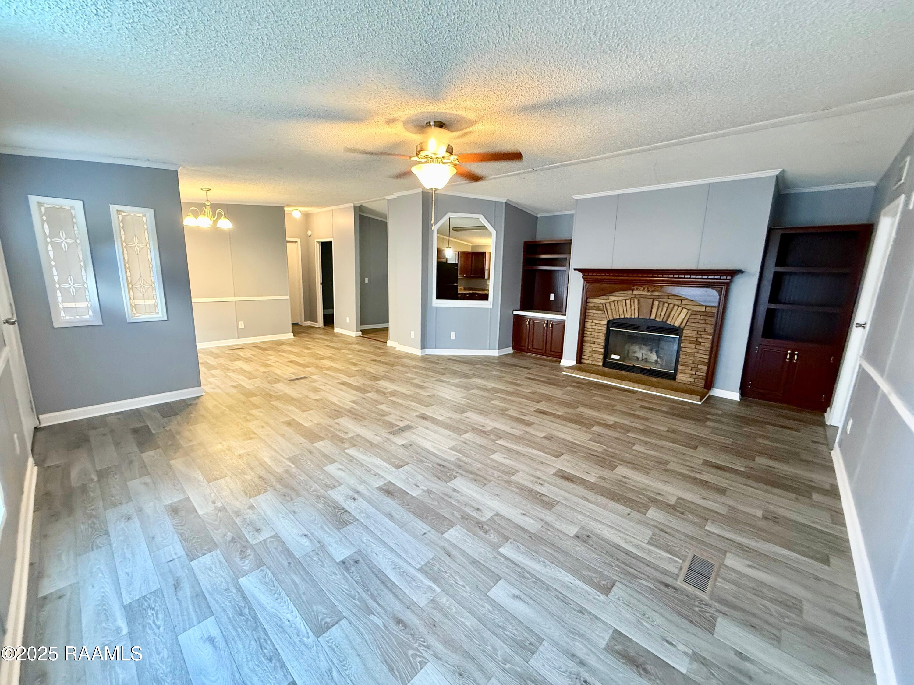 2900 Loreauville Road, Unit 1 New Iberia, LA 70563 - Photo 10 of 48 living room