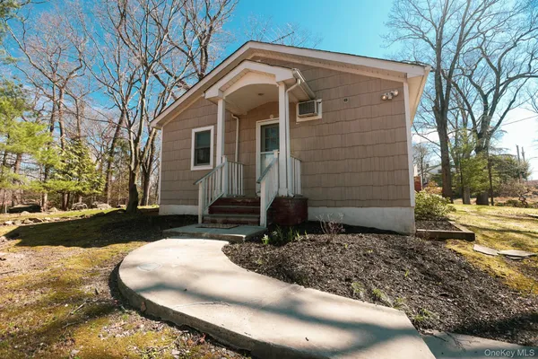 $2,000 | 109 Vista Terrace South, Unit B, Mahopac, NY 10541