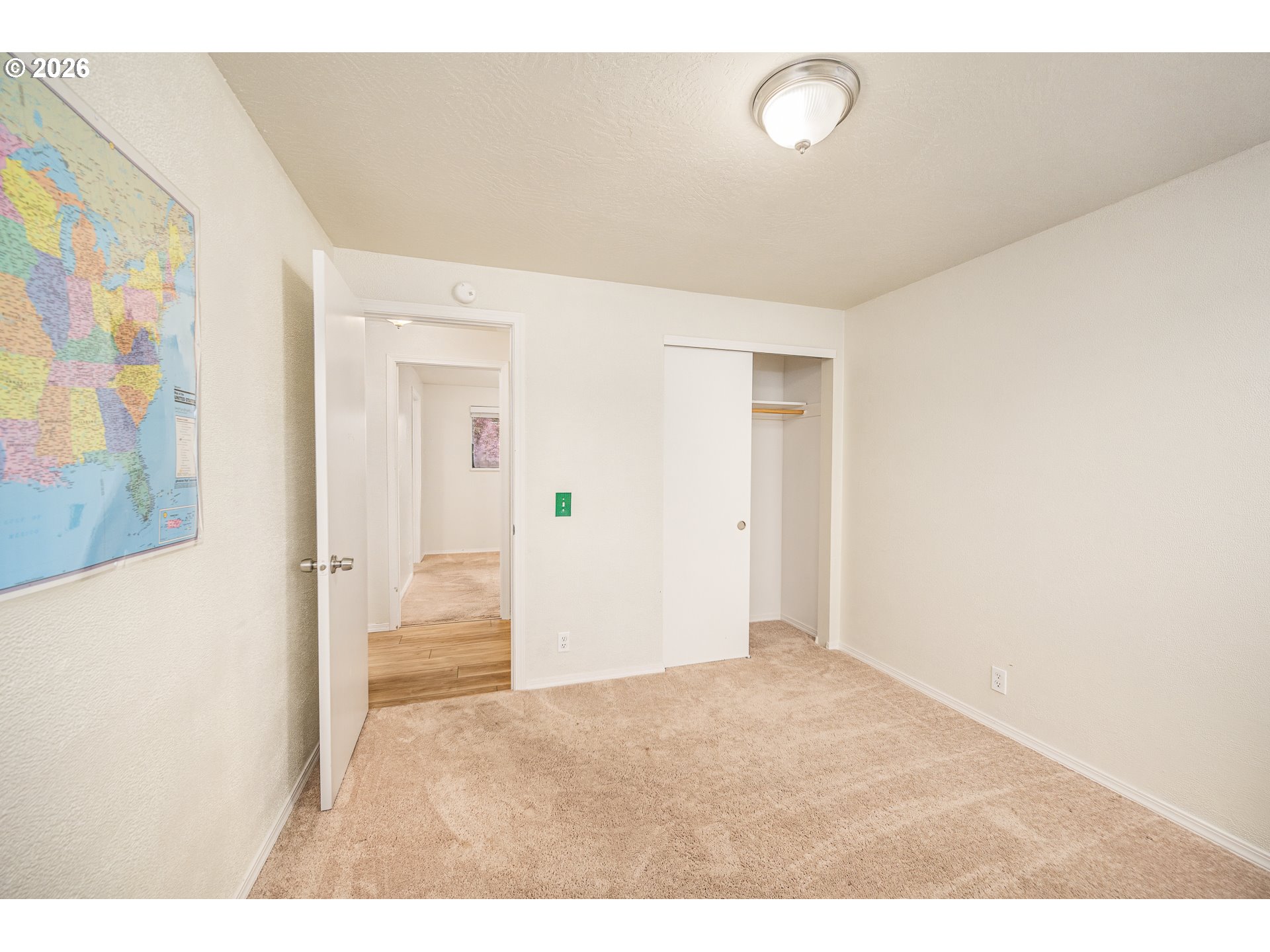 425 Autumn Avenue Eugene, OR 97404 - Photo 19 of 40 a view of an empty room