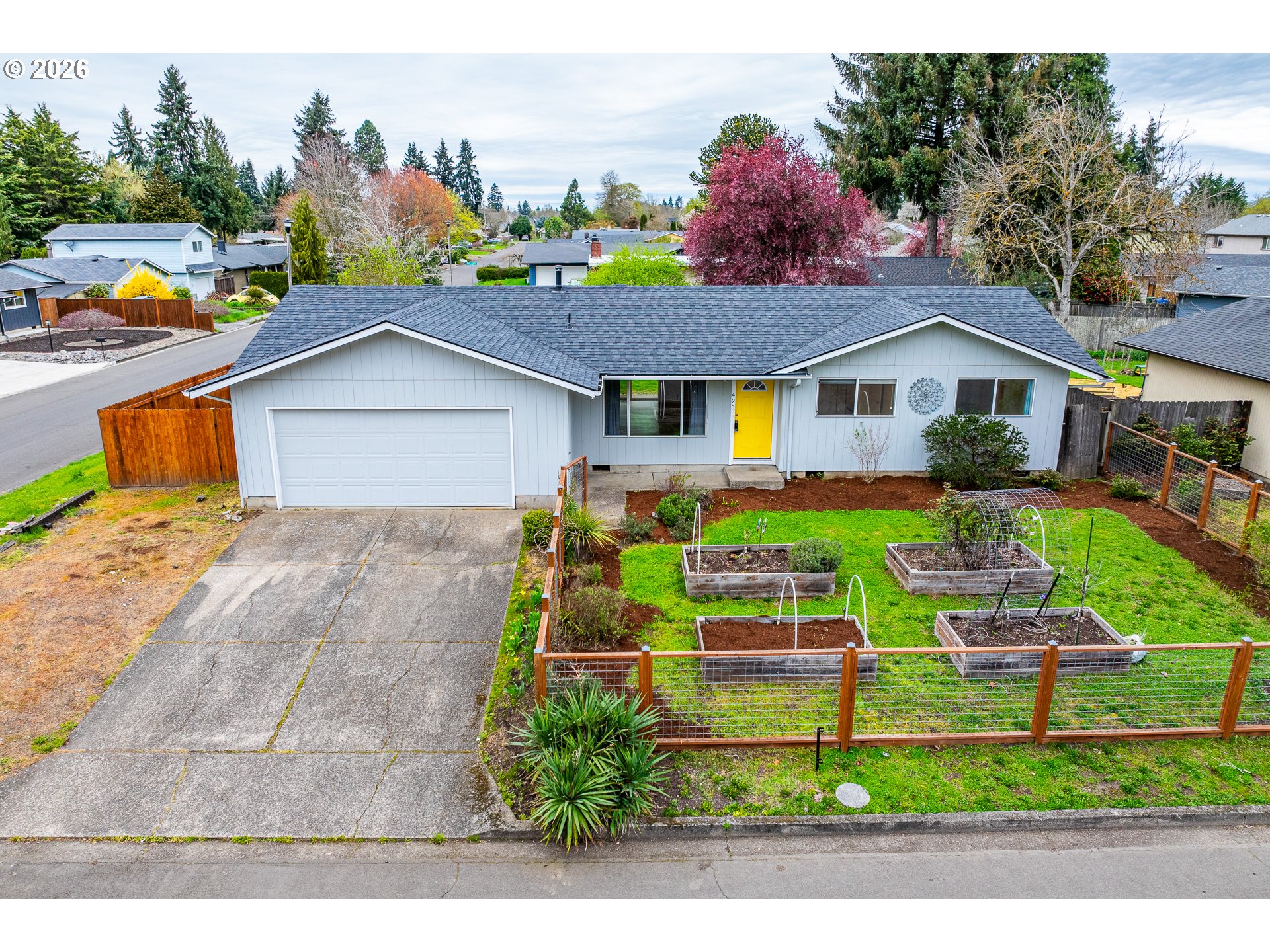 425 Autumn Avenue Eugene, OR 97404 - Photo 2 of 40 a front view of house with outdoor space and car parked
