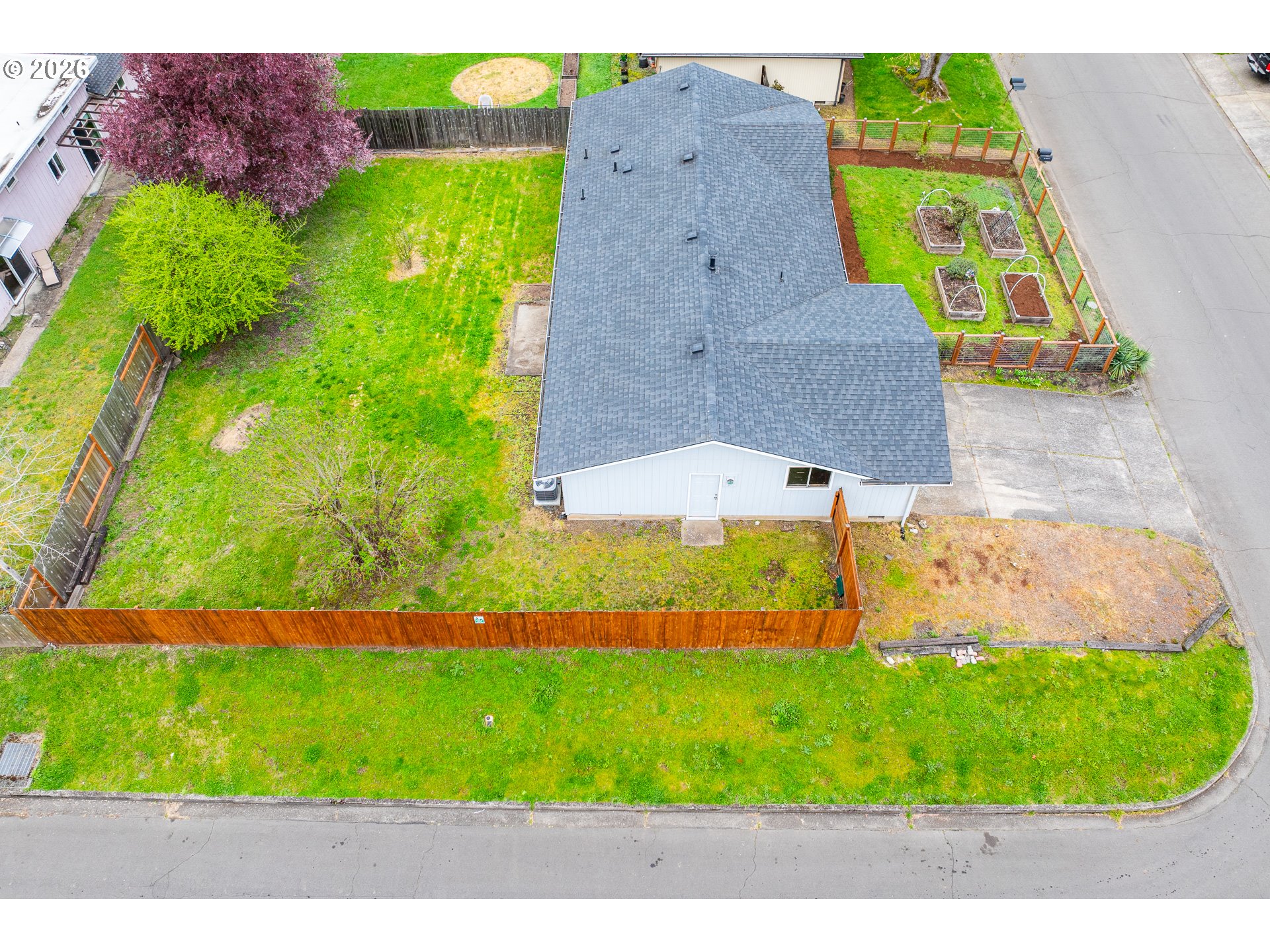 425 Autumn Avenue Eugene, OR 97404 - Photo 26 of 40 an aerial view of a house