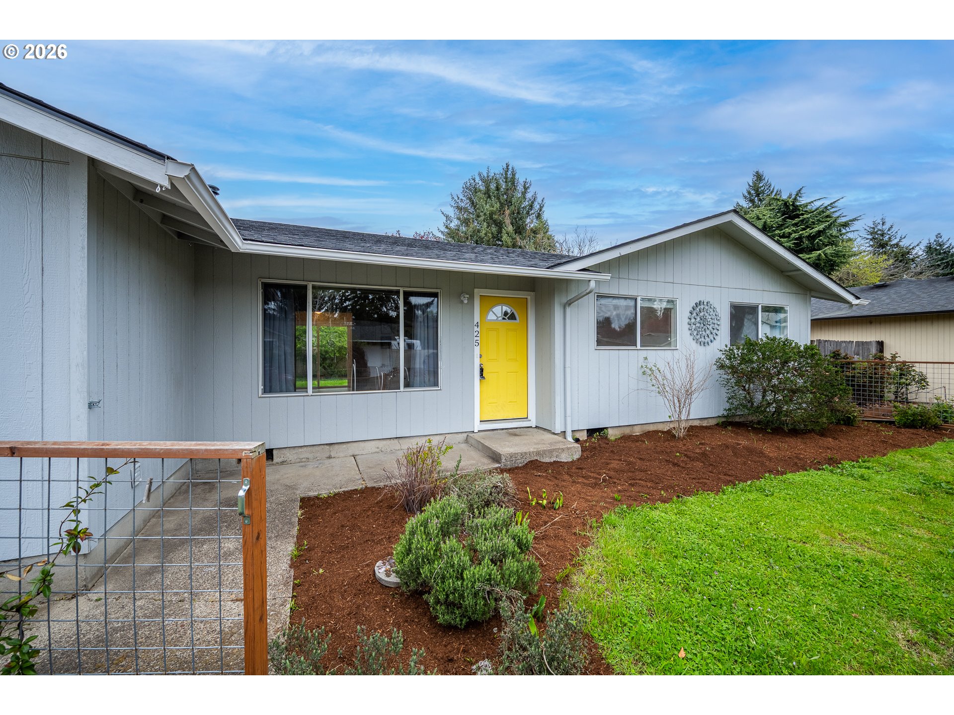 425 Autumn Avenue Eugene, OR 97404 - Photo 36 of 40 a view of front door of house with yard