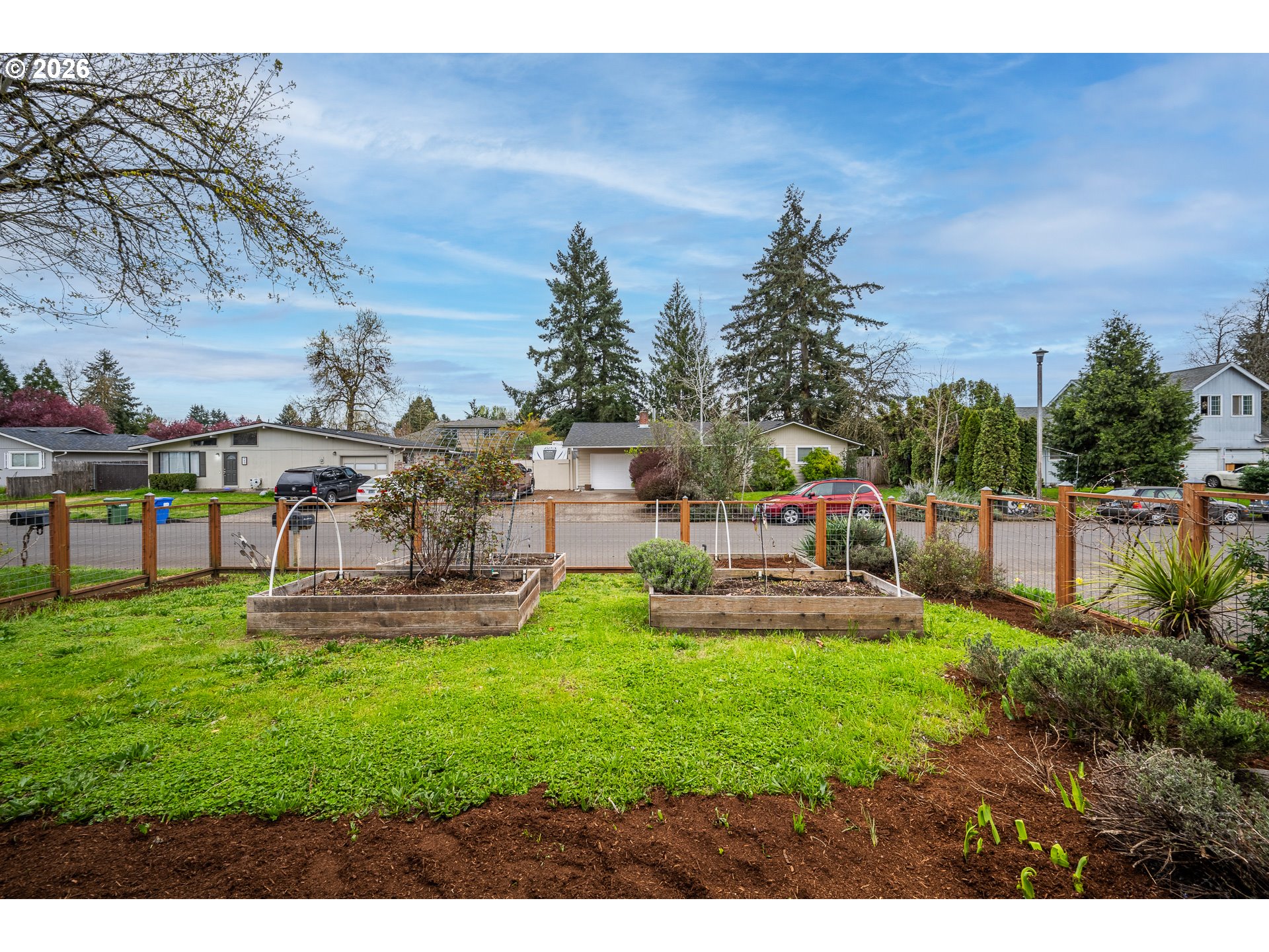 425 Autumn Avenue Eugene, OR 97404 - Photo 40 of 40 a swimming pool with outdoor seating and yard