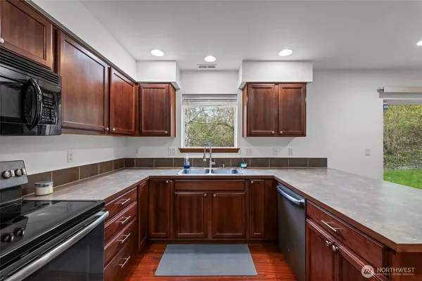 $350,000 | 17817 79th Ave Court East, Puyallup, WA 98375