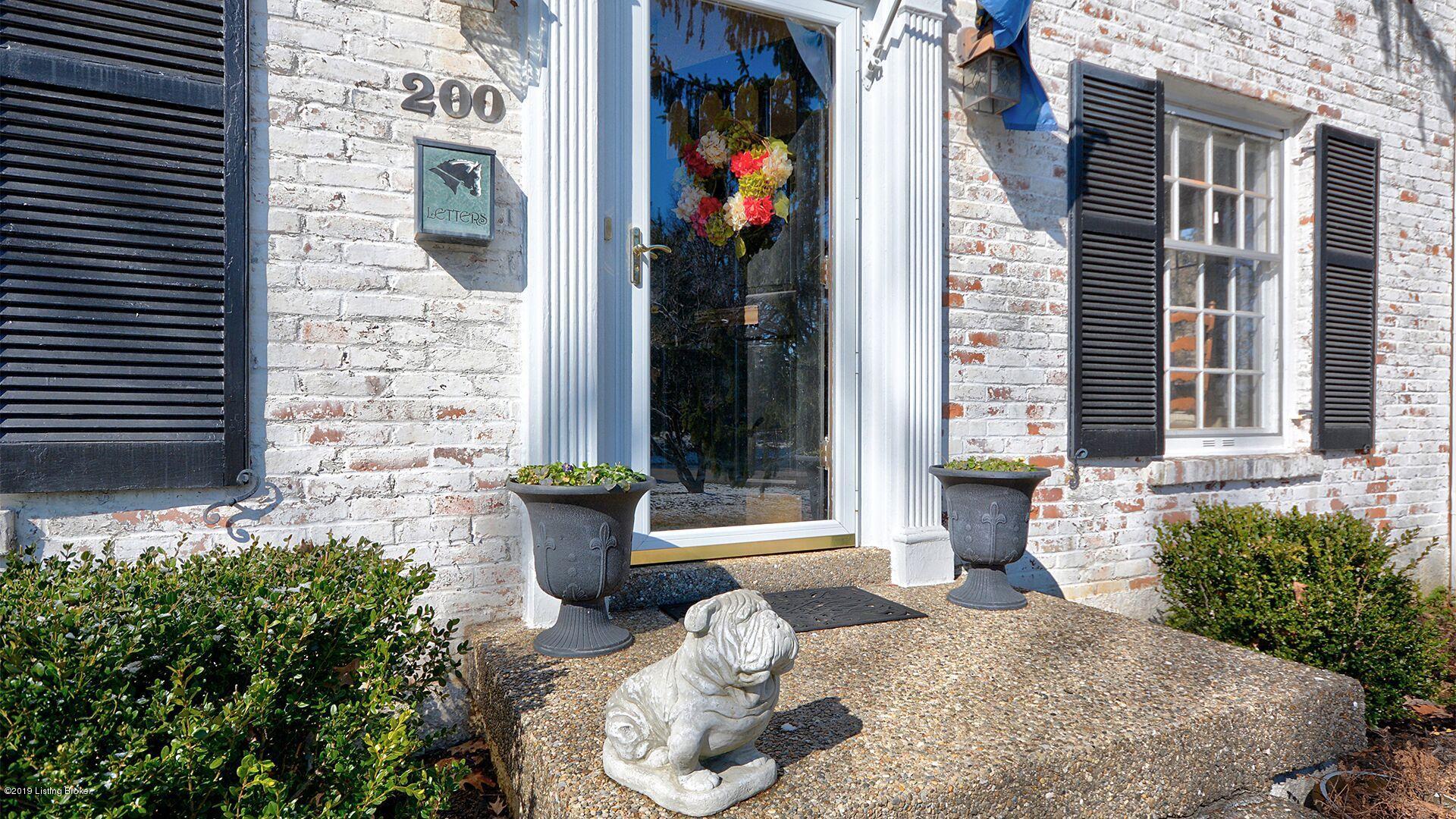 200 Tyne Road Louisville, KY 40207 - Photo 14 of 32 FRONT DOOR WELCOME HOME
