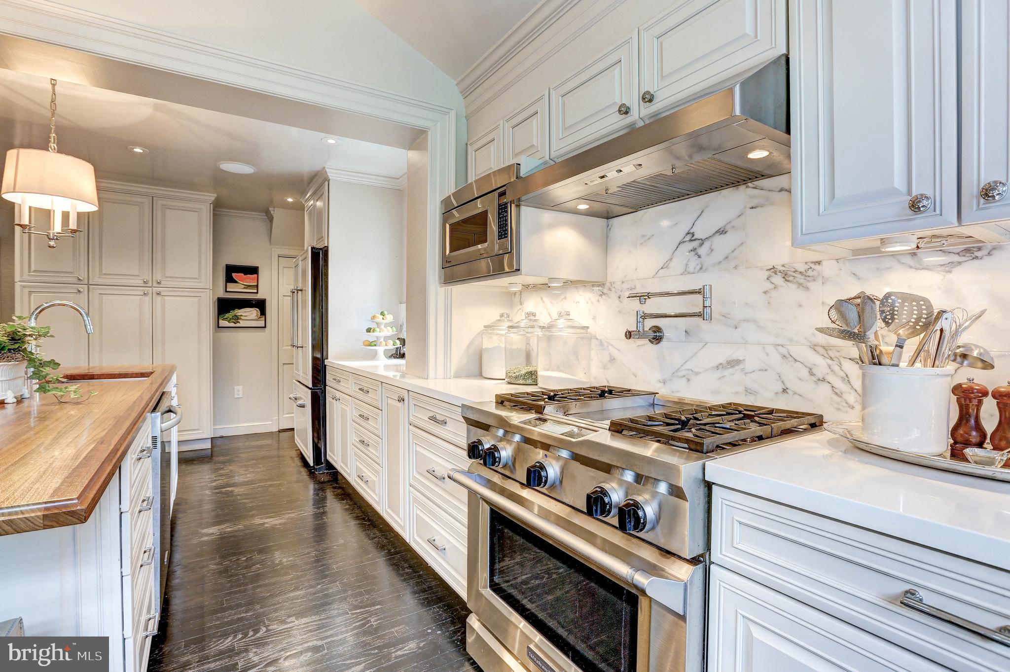 6001 Gloster Road Bethesda, MD 20816 - Photo 21 of 64 4 Burner professional grade stove.