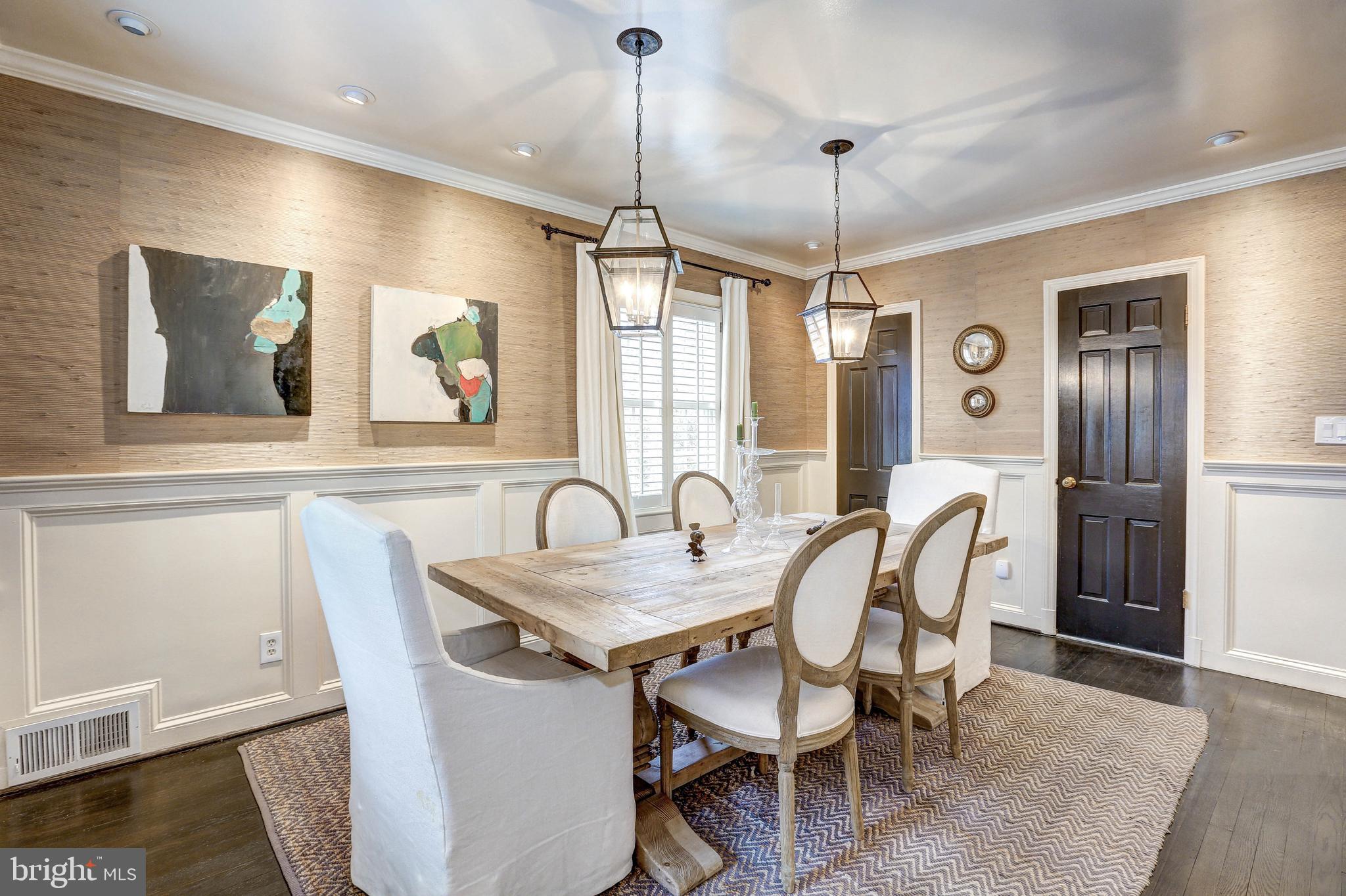 6001 Gloster Road Bethesda, MD 20816 - Photo 22 of 64 Dining room w/designer wall coverings.