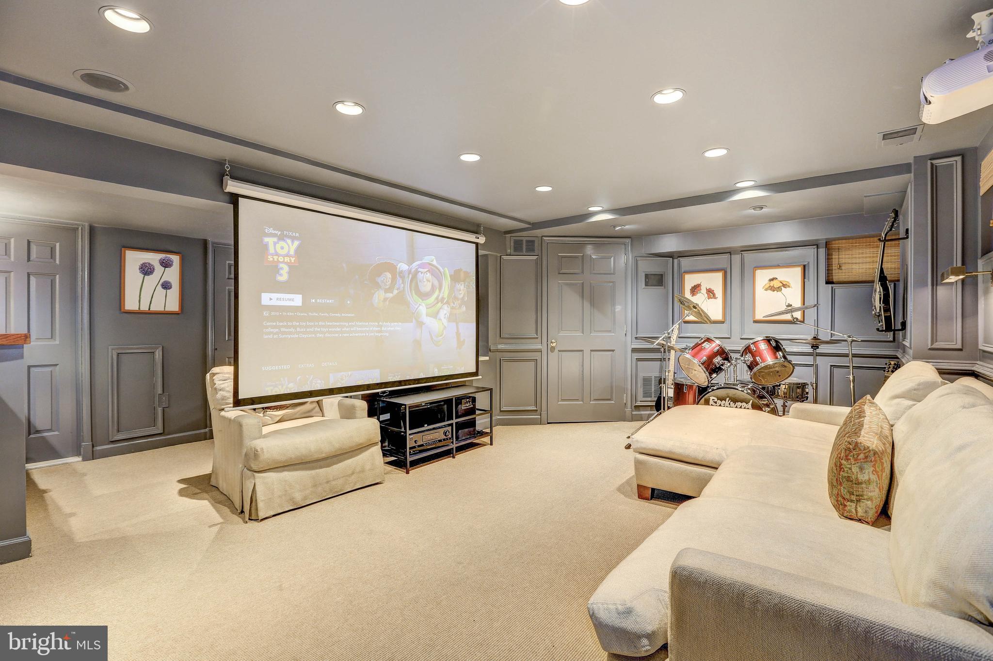 6001 Gloster Road Bethesda, MD 20816 - Photo 49 of 64 Projection screen TV.