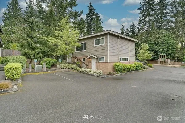 $2,990 | 20417 26th Avenue West, Unit 1, Lynnwood, WA 98036