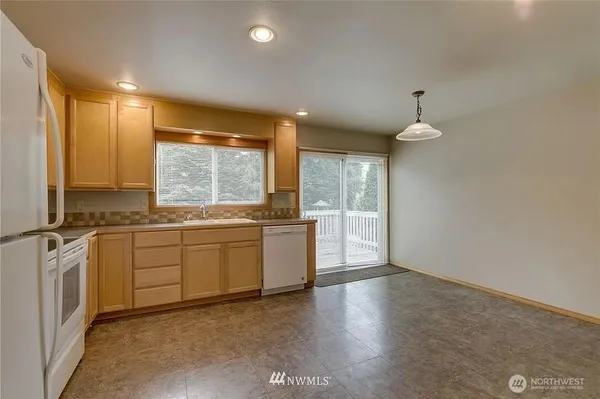 $2,990 | 20417 26th Avenue West, Unit 1, Lynnwood, WA 98036