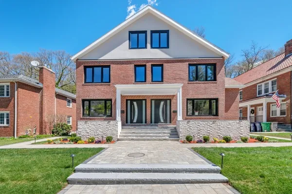 $2,949,000 | 444 Lowell Avenue, Unit 444, Newton, MA 02460