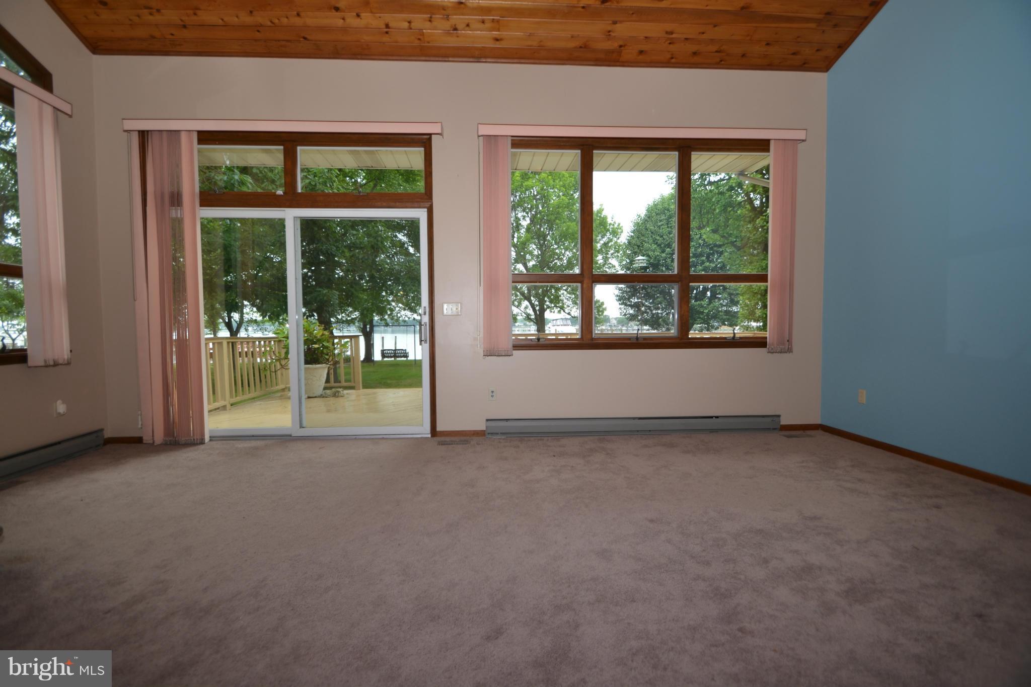 1508 Burke Road Baltimore, MD 21220 - Photo 12 of 30 Living Room