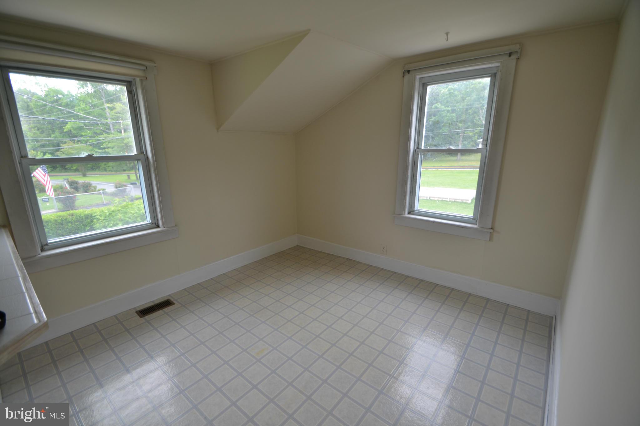 1508 Burke Road Baltimore, MD 21220 - Photo 24 of 30 Kitchen