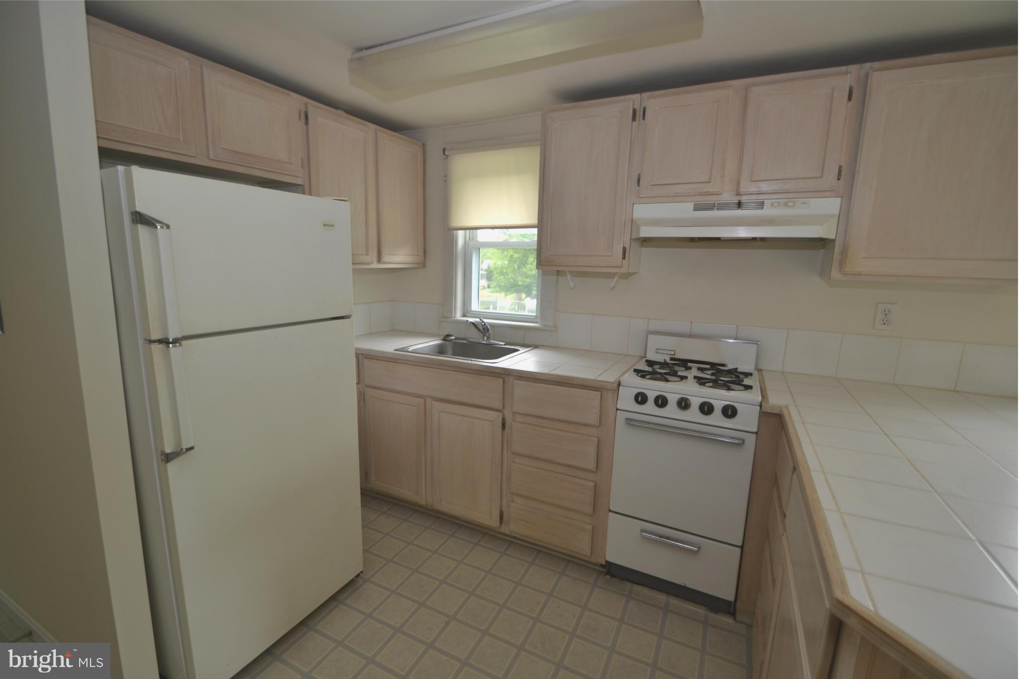 1508 Burke Road Baltimore, MD 21220 - Photo 25 of 30 Kitchen