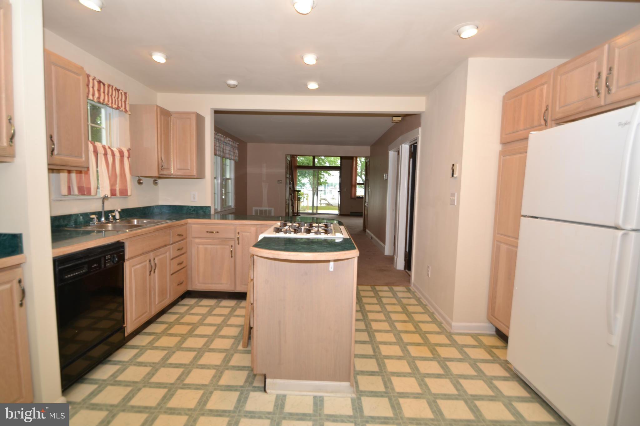 1508 Burke Road Baltimore, MD 21220 - Photo 6 of 30 Kitchen