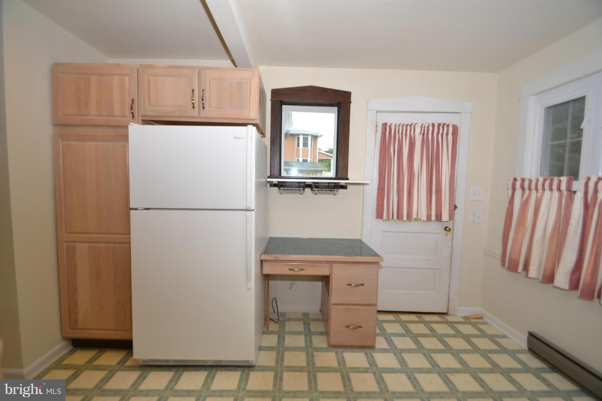 1508 Burke Road Baltimore, MD 21220 - Photo 7 of 30 Kitchen