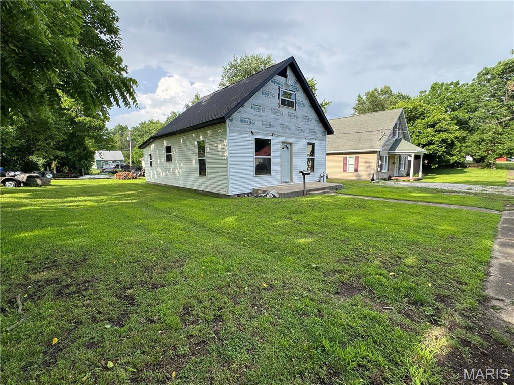 603 East Chestnut Street Gillespie, IL 62033 - Photo 3 of 12