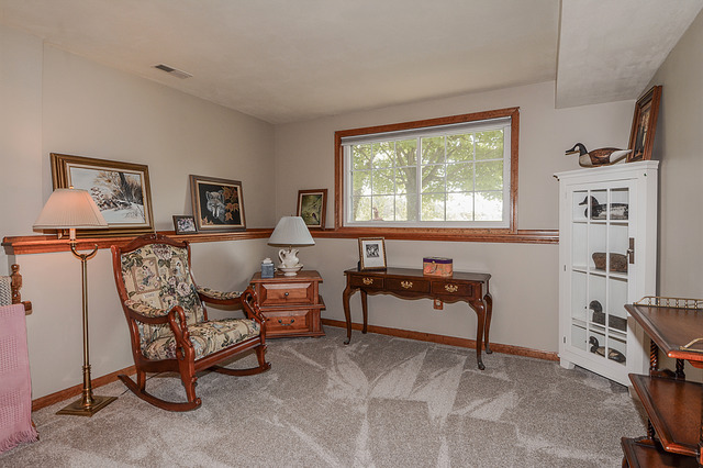 2570 Miller Road Geneva, IL 60134 - Photo 21 of 21 a living room with furniture and a window