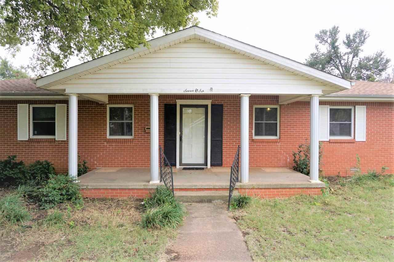 706 Jackson Street Perry, OK 73077 - Photo 2 of 36 Gallery Image 2