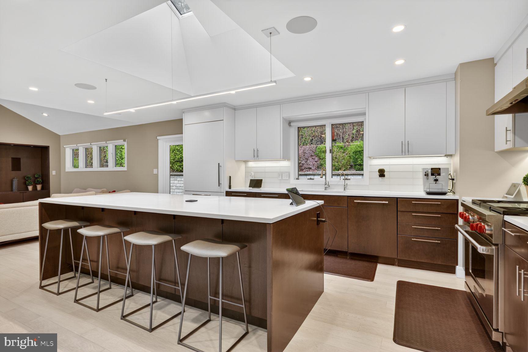 3605 Military Road Arlington, VA 22207 - Photo 17 of 43 Large Center Island