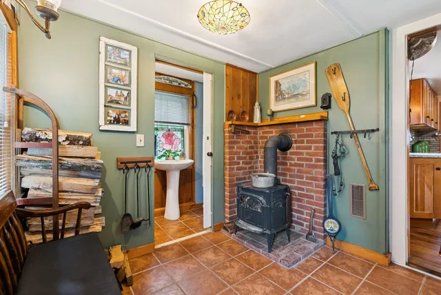 $570,000 | 12 Sea Street, Boothbay Harbor, ME 04538