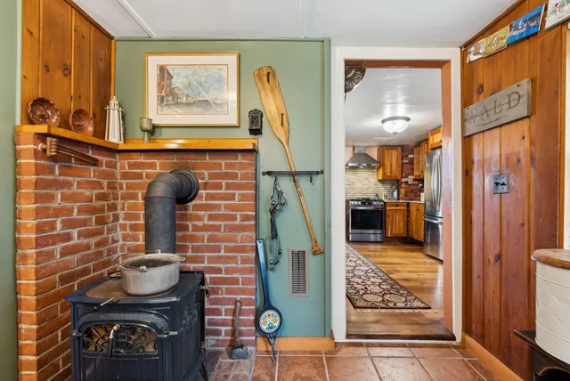 $570,000 | 12 Sea Street, Boothbay Harbor, ME 04538