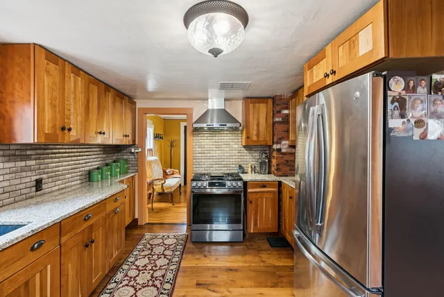 $570,000 | 12 Sea Street, Boothbay Harbor, ME 04538