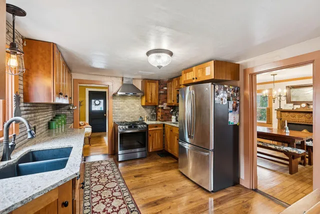 $570,000 | 12 Sea Street, Boothbay Harbor, ME 04538