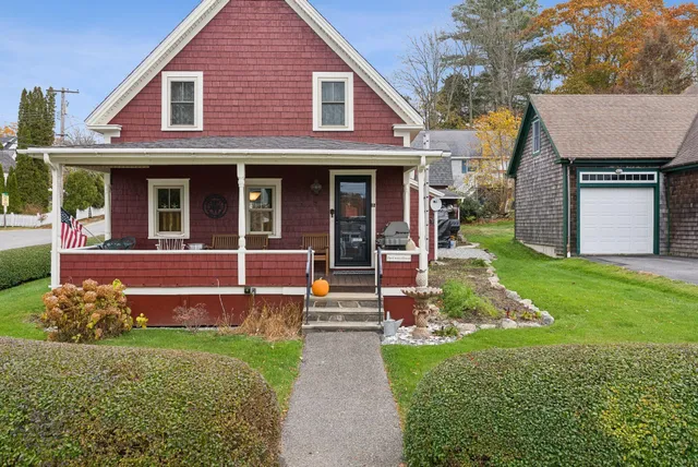 $570,000 | 12 Sea Street, Boothbay Harbor, ME 04538