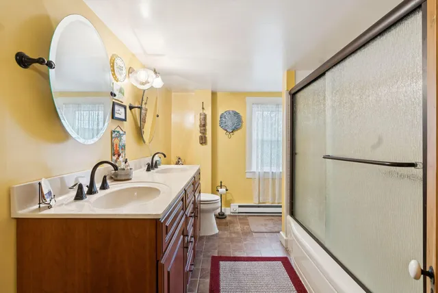 $570,000 | 12 Sea Street, Boothbay Harbor, ME 04538