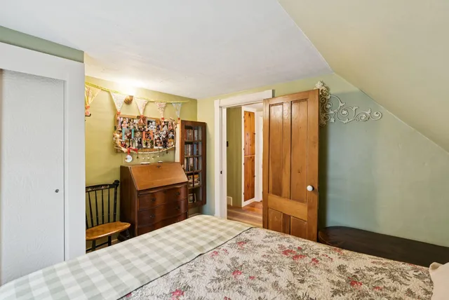 $570,000 | 12 Sea Street, Boothbay Harbor, ME 04538