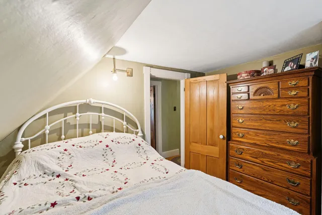 $570,000 | 12 Sea Street, Boothbay Harbor, ME 04538