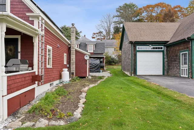 $570,000 | 12 Sea Street, Boothbay Harbor, ME 04538