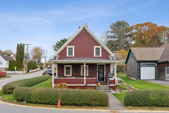 $570,000 | 12 Sea Street, Boothbay Harbor, ME 04538