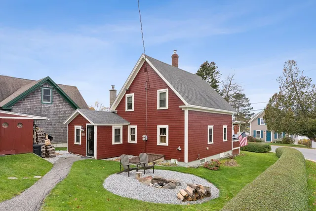 $570,000 | 12 Sea Street, Boothbay Harbor, ME 04538