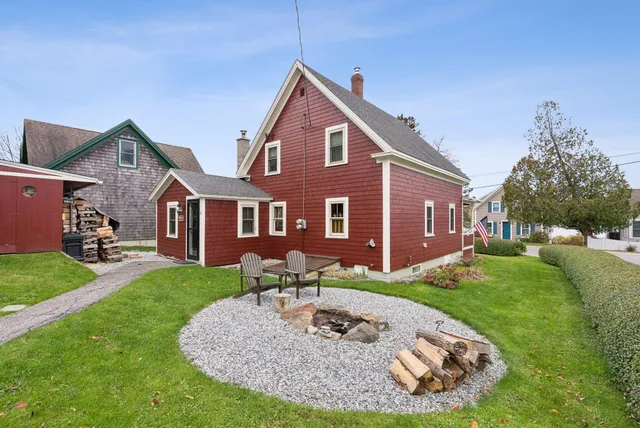 $570,000 | 12 Sea Street, Boothbay Harbor, ME 04538