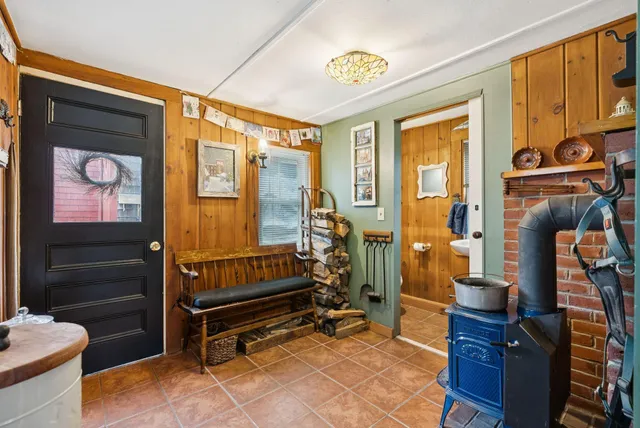 $570,000 | 12 Sea Street, Boothbay Harbor, ME 04538