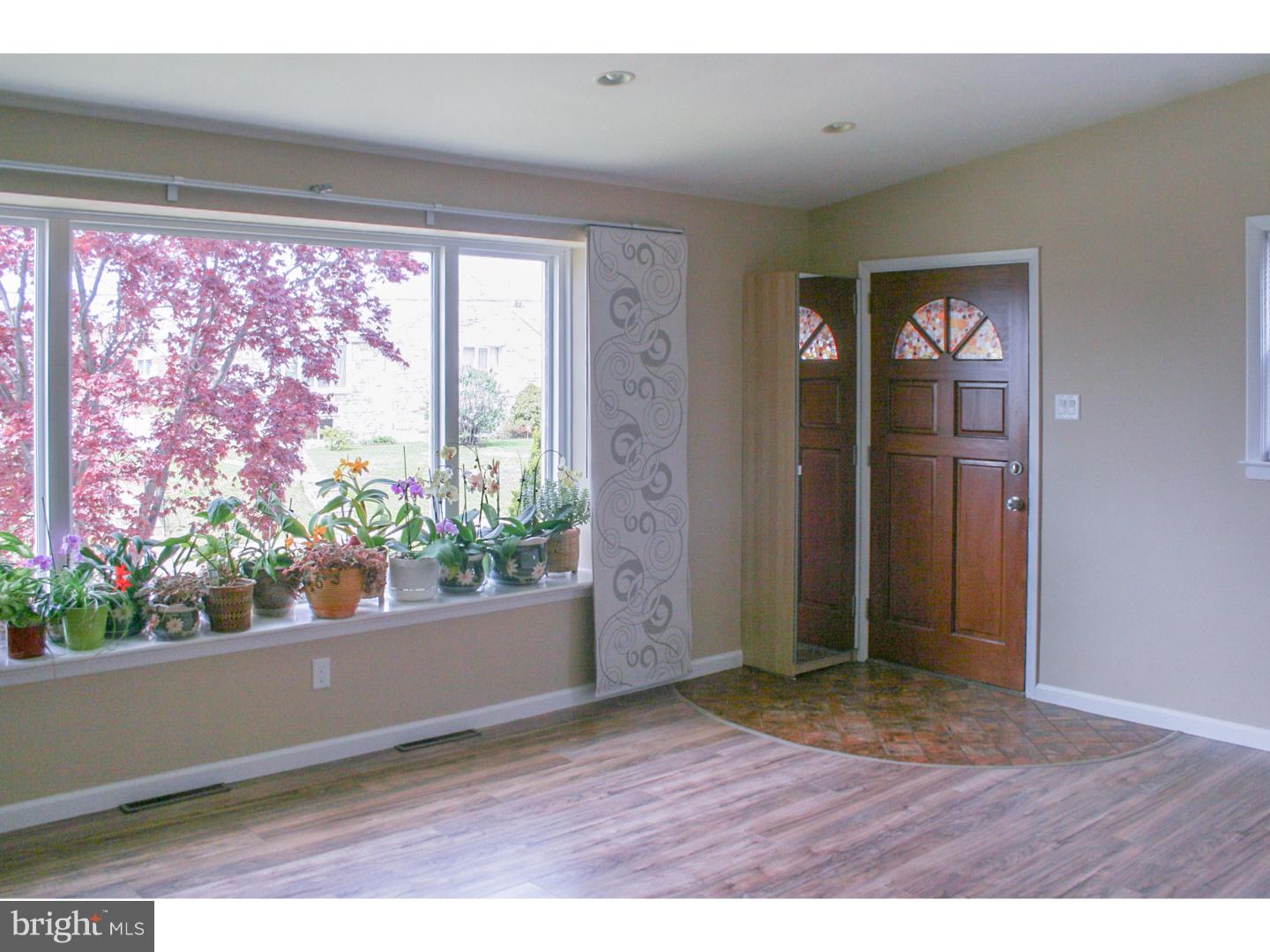 8917 Blue Grass Road Philadelphia, PA 19152 - Photo 2 of 20 Gallery Image 2