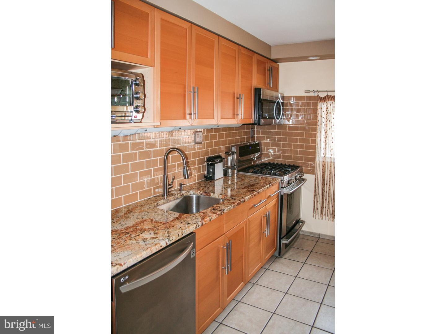 8917 Blue Grass Road Philadelphia, PA 19152 - Photo 4 of 20 Gallery Image 4