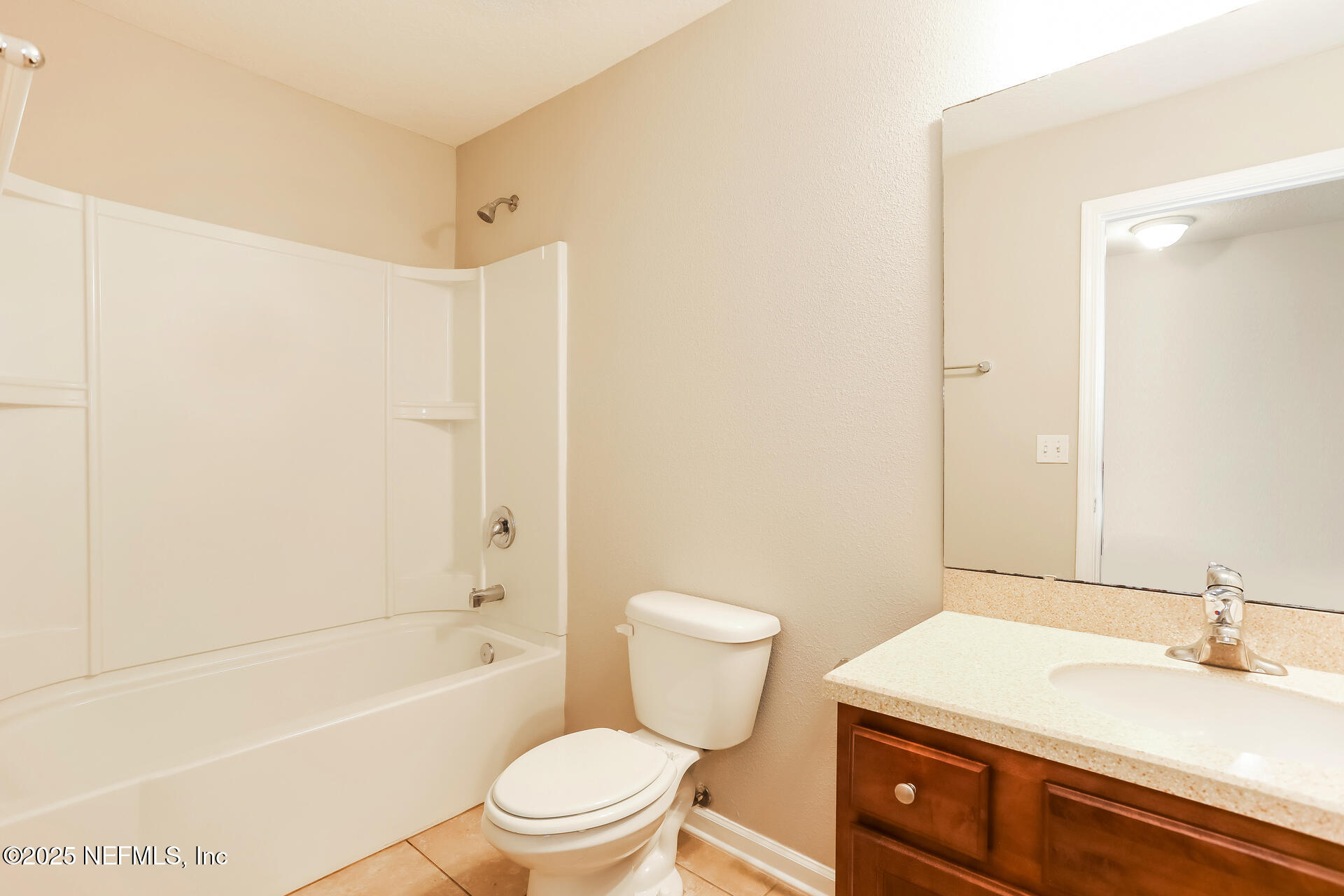 574 Glendale Lane Orange Park, FL 32065 - Photo 8 of 15 1000306.574 Glendale Lane 012-photo-bath