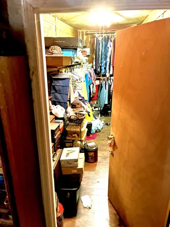 a view of utility room