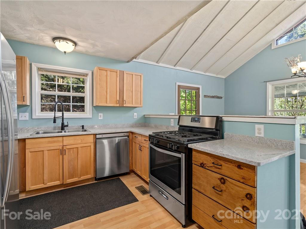 657 Sprinkle Branch Road Marshall, NC 28753 - Photo 8 of 42 Gallery Image 8