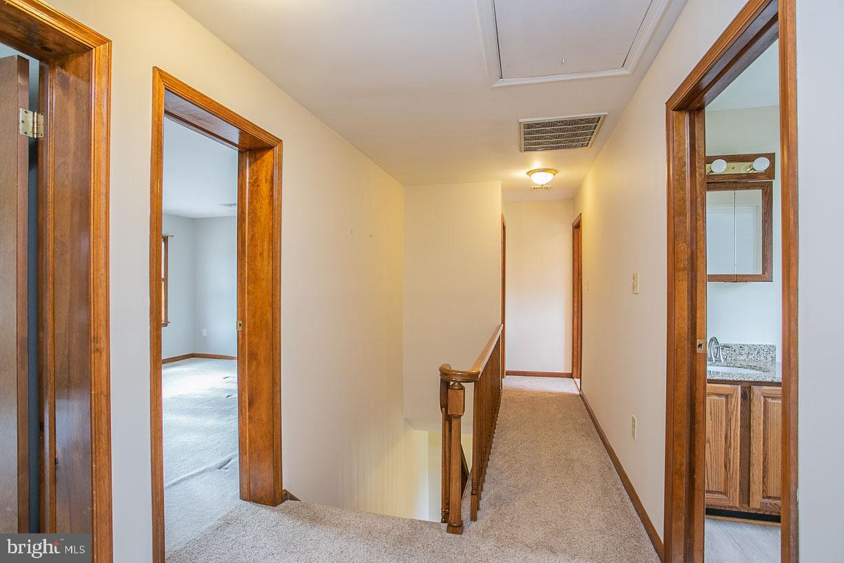 2525 Sumneytown Road Harleysville, PA 19438 - Photo 15 of 27 Upstairs Hallway
