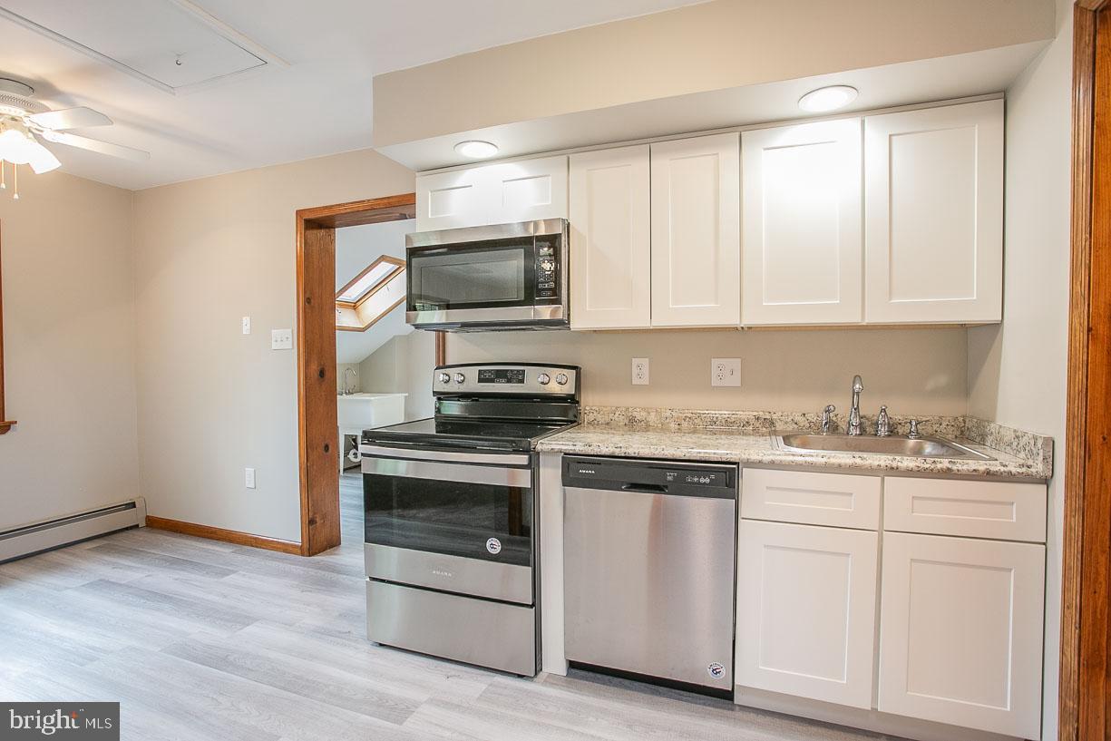 2525 Sumneytown Road Harleysville, PA 19438 - Photo 23 of 27 Apartment Kitchen