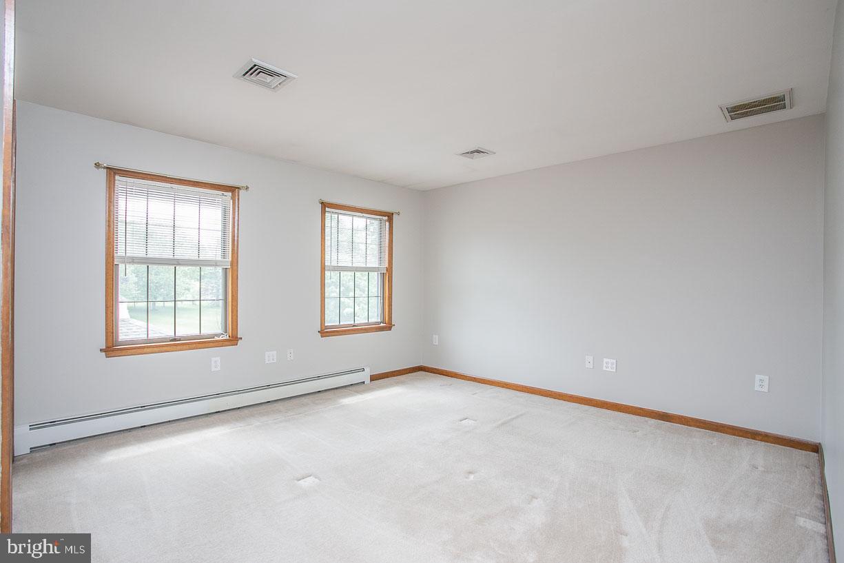 2525 Sumneytown Road Harleysville, PA 19438 - Photo 25 of 27 Apartment Family Room