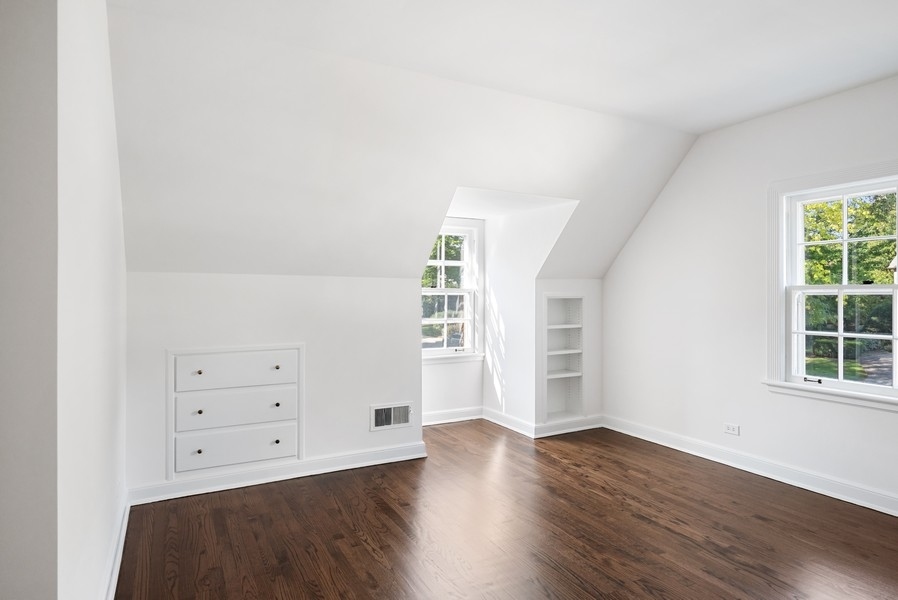 1042 Pawnee Road Wilmette, IL 60091 - Photo 14 of 24 Gallery Image 14