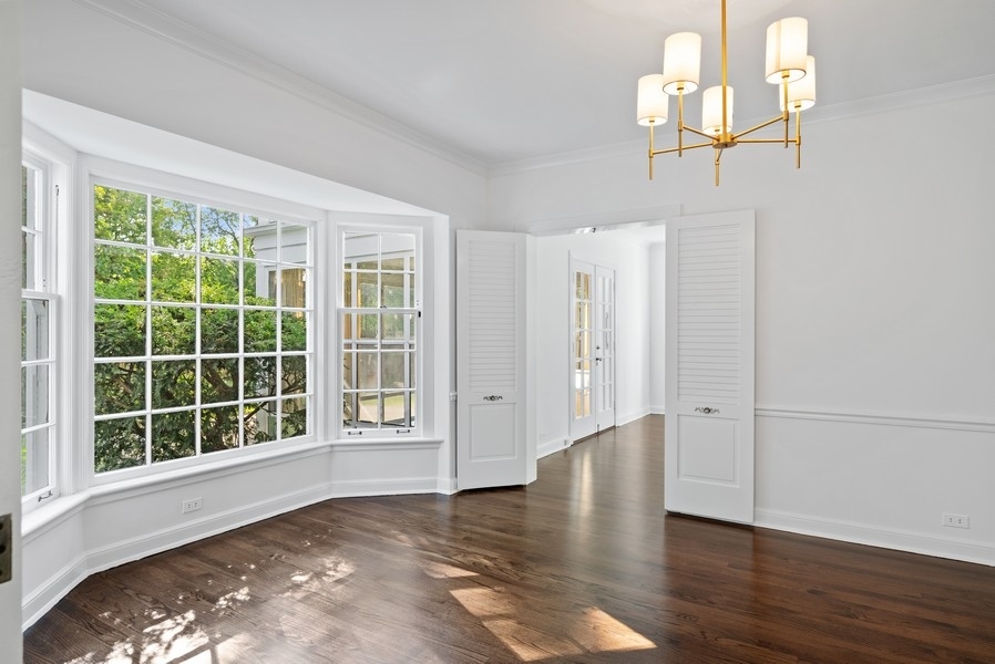 1042 Pawnee Road Wilmette, IL 60091 - Photo 7 of 24 Gallery Image 7