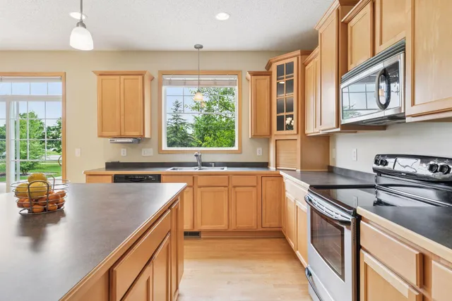 $558,800 | 11344 Eagle View Terrace, Woodbury, MN 55129