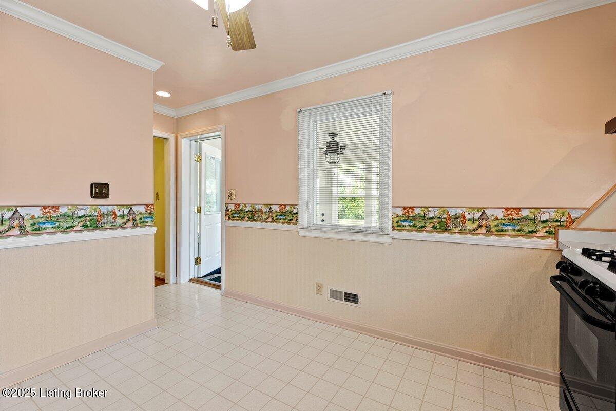 3531 Graham Road Louisville, KY 40207 - Photo 8 of 30 Eat-in portion of the kitchen