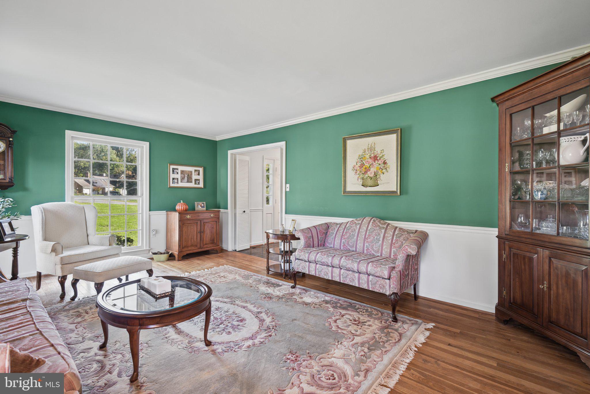 9813 Brookford Road Potomac, MD 20854 - Photo 11 of 48 Gallery Image 11